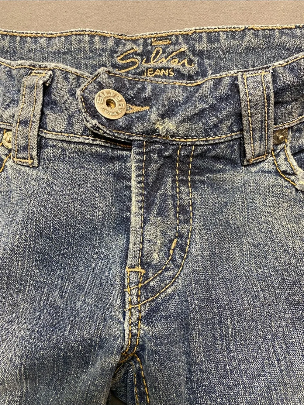 Silver Jeans Women's Tuesday Blue Bootcut Jeans Medium Wash Size 29/35